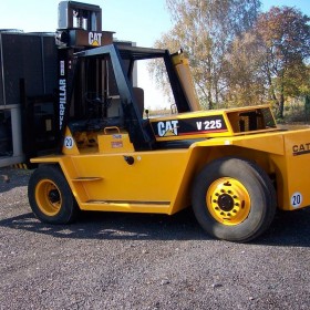 CATERPILLAR V225 CARRETILLA GASOIL  10.000 KGS