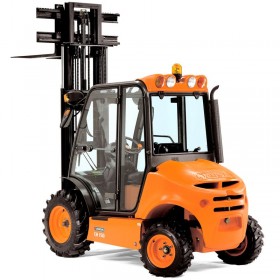 AUSA CH150 X4 CARRETILLA 1.500 KGS  4x4